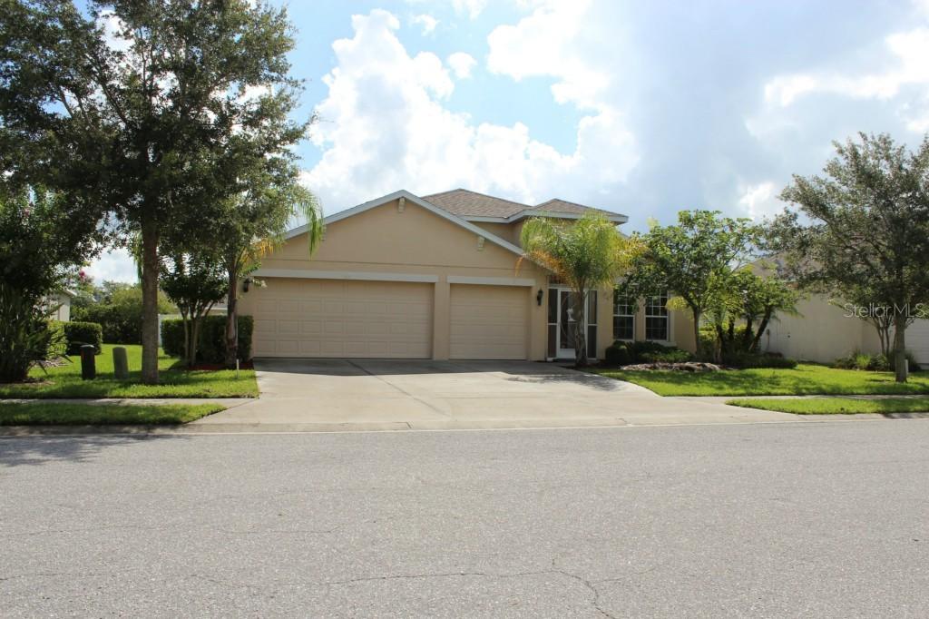 6107 42nd Street Cir., Bradenton, FL 34203