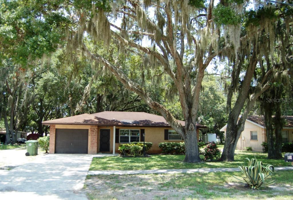 1102 27th St., Bradenton, FL 34208