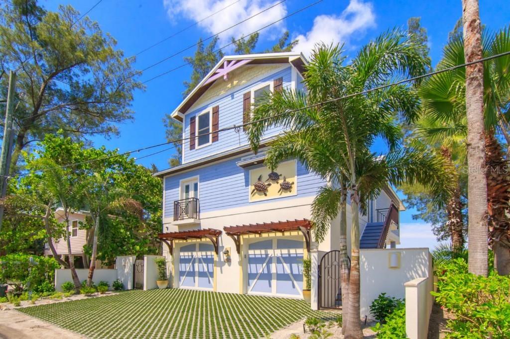 2907 F Ave., Holmes Beach, FL 34217