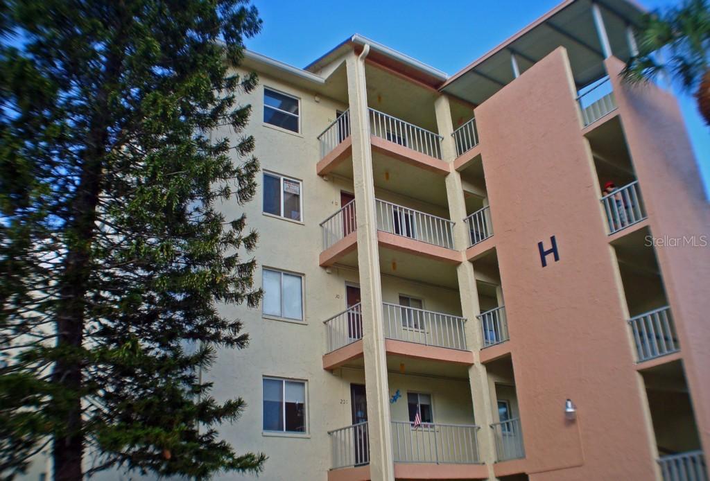 3785 Lake Bayshore Dr. #H405, Bradenton, FL 34205