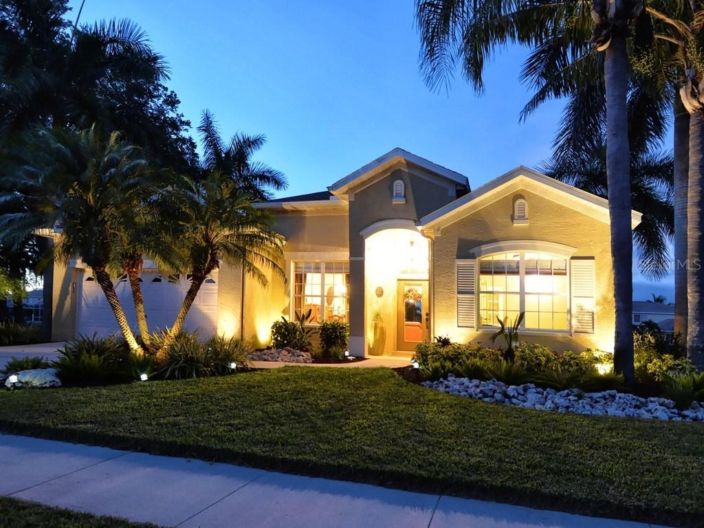 3715 NE 4th Ave., Bradenton, FL 34208