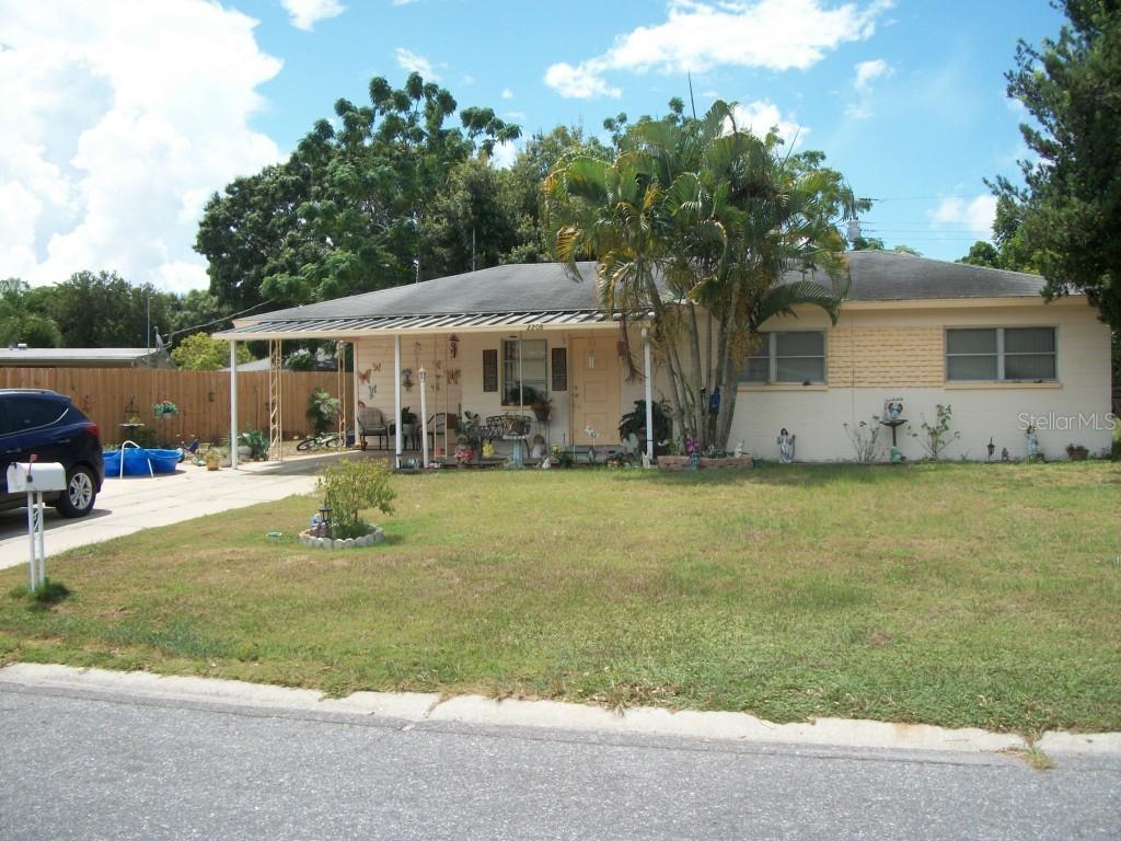 2208 Holyoke Ave., Bradenton, FL 34207
