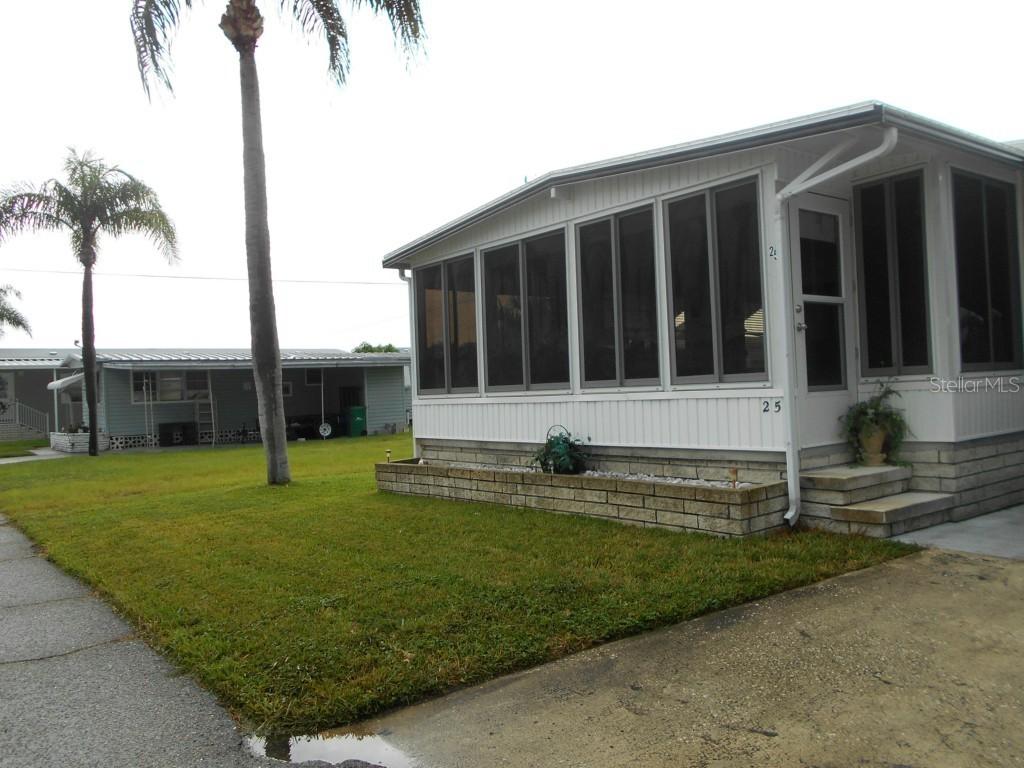 25 Flores Dr., Palmetto, FL 34221