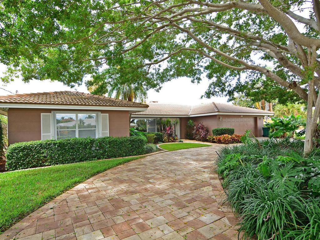 525 Gunwale Ln., Longboat Key, FL 34228