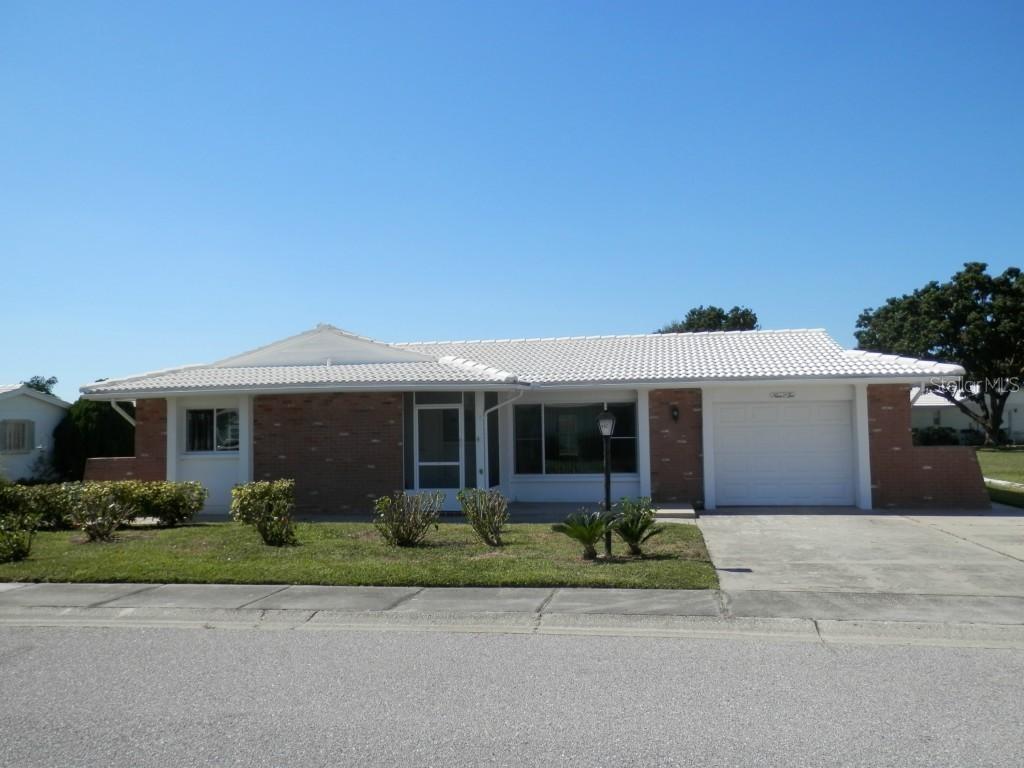 902 Buttonwood Dr., Bradenton, FL 34208