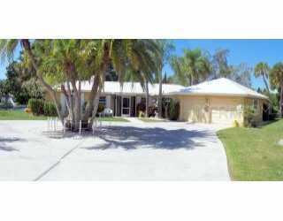 521 Albee Rd., Nokomis, FL 34275