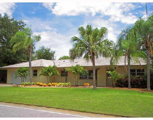 3315 Tanglewood Dr., Sarasota, FL 34239