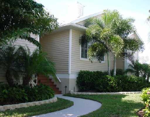 379 Dolphin Shores Cir., Nokomis, FL 34275