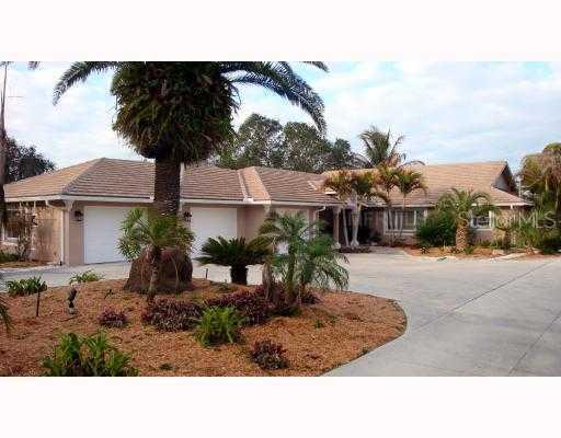 925 Bayshore Rd., Nokomis, FL 34275