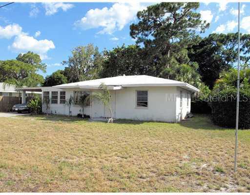 704 Golf Dr., Venice, FL 34285
