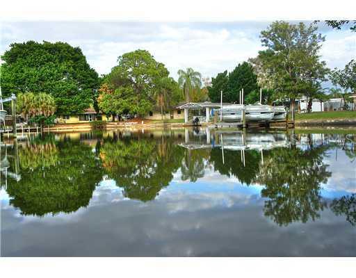 305 Pocono Tr., Nokomis, FL 34275