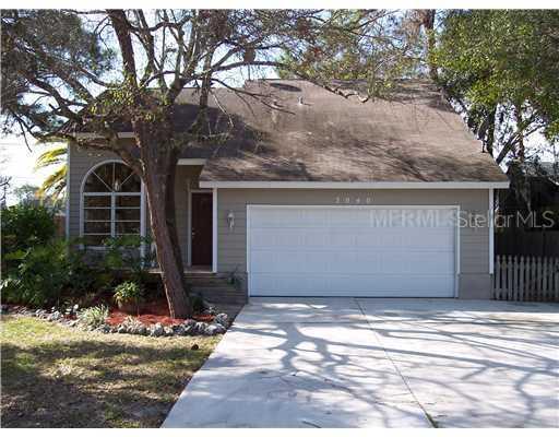 2040 Upton Ave., Sarasota, FL 34232