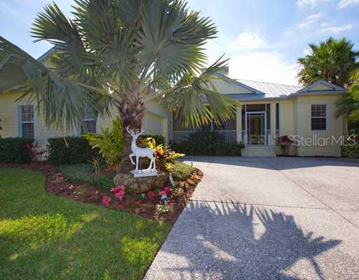 881 Hillcrest Dr., Nokomis, FL 34275