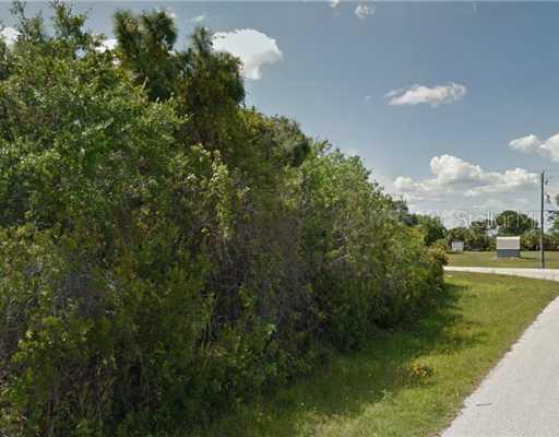 6033 Higgins Ln., Englewood, FL 34224