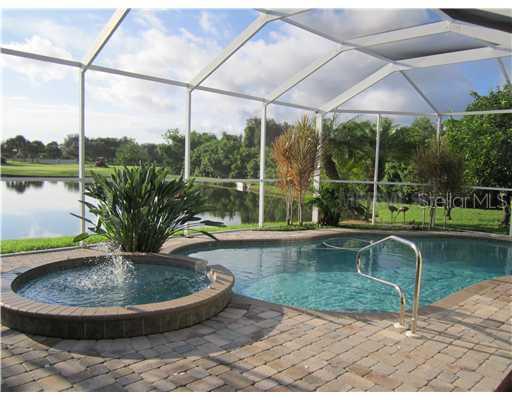 472 Derbyshire Dr., Venice, FL 34285
