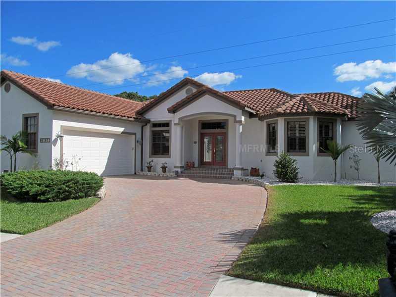 1616 Landfall Dr., Nokomis, FL 34275