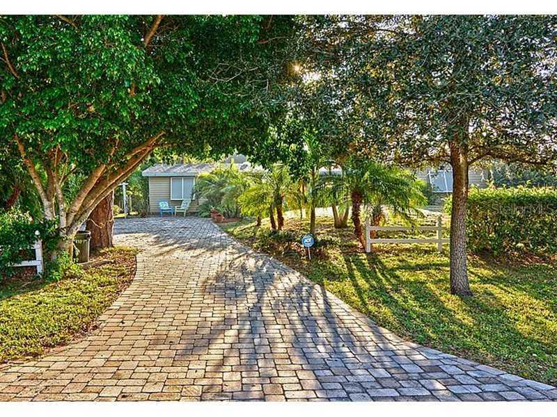 505 Pine Rd., Nokomis, FL 34275