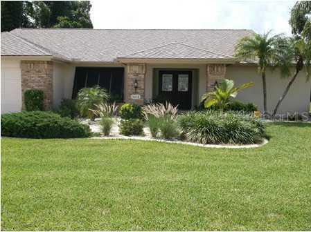 5018 Southern Pine Cir., Venice, FL 34293