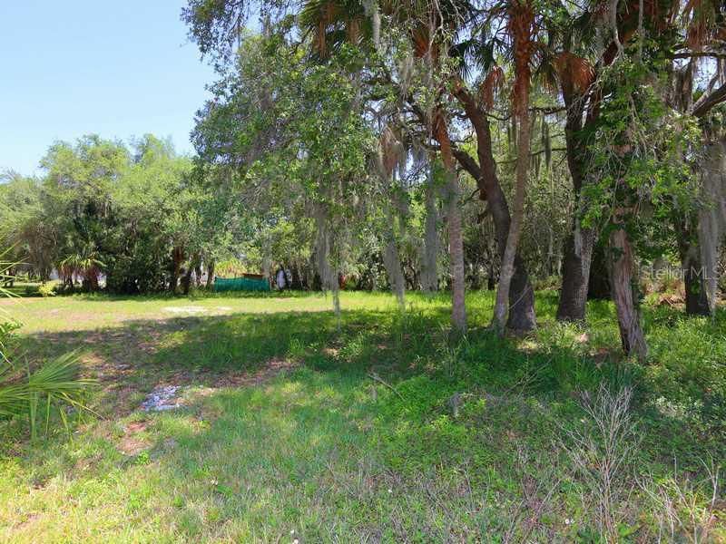 1436 Dona Bay Dr., Nokomis, FL 34275