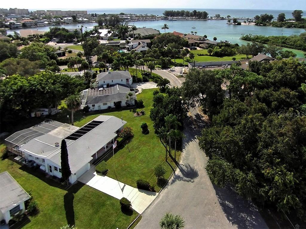 517 Palm Ave., Nokomis, FL 34275