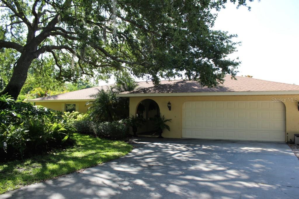2610 Heatherwood Cir., Venice, FL 34292