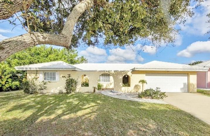 611 Ramblin Rose Ln., Nokomis, FL 34275
