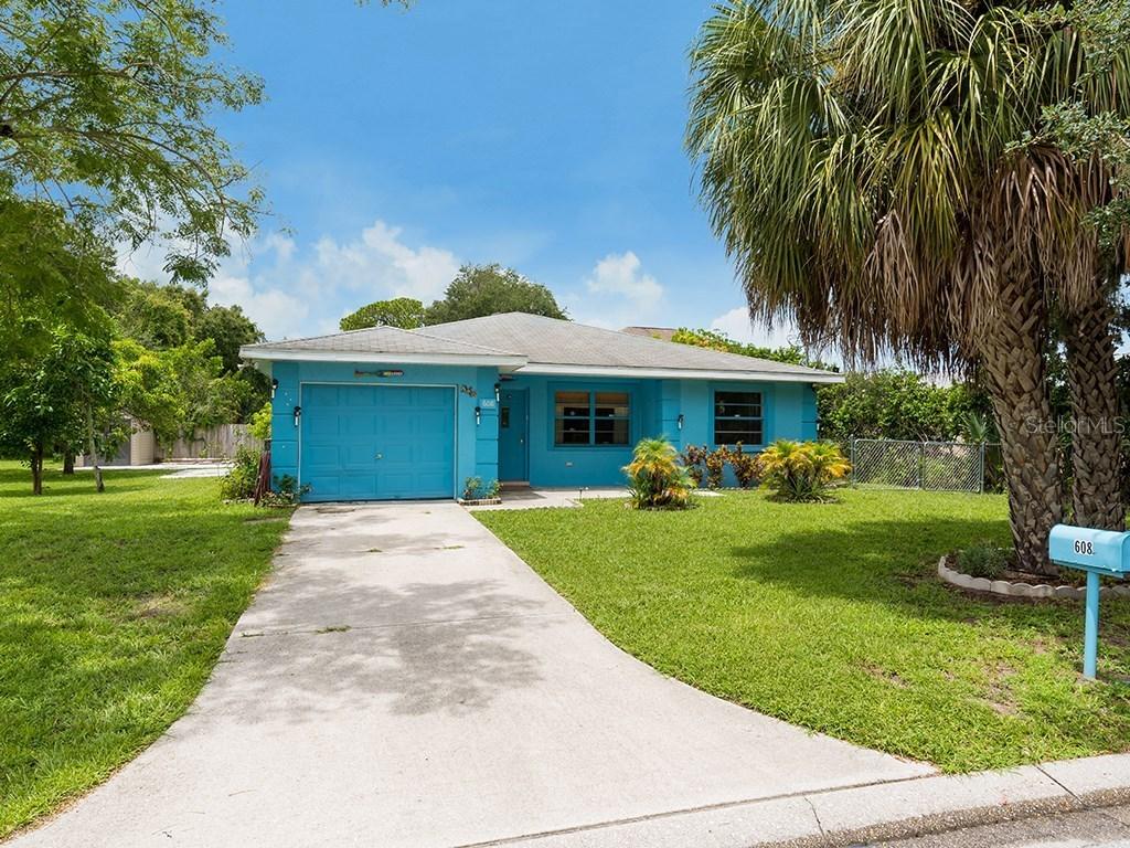 608 29th St., Bradenton, FL 34208