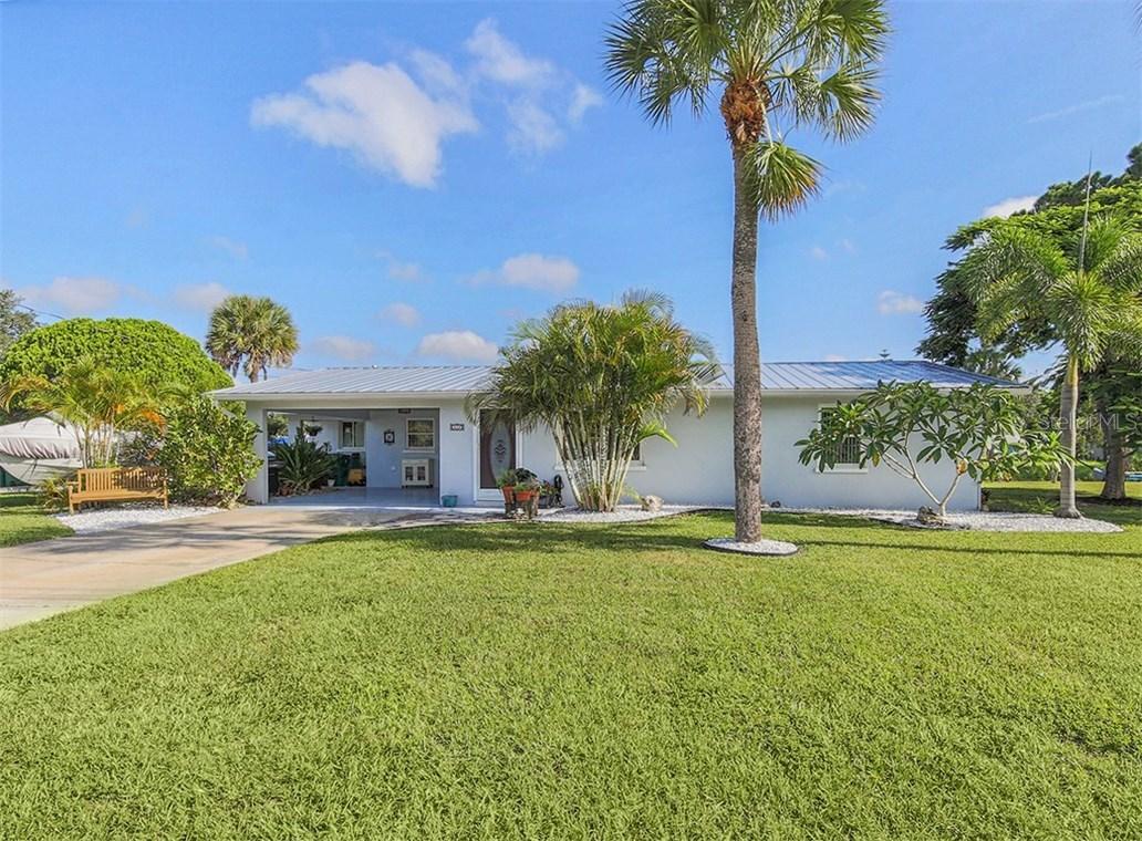 828 E 4th St., Englewood, FL 34223