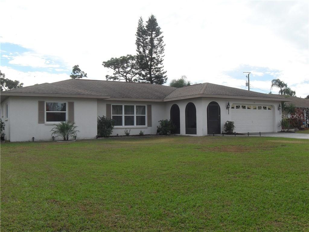 121 Golf Club Ln, Venice, FL 34293