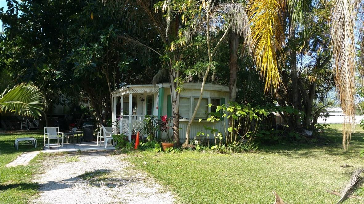 405 Olive Ave., Nokomis, FL 34275