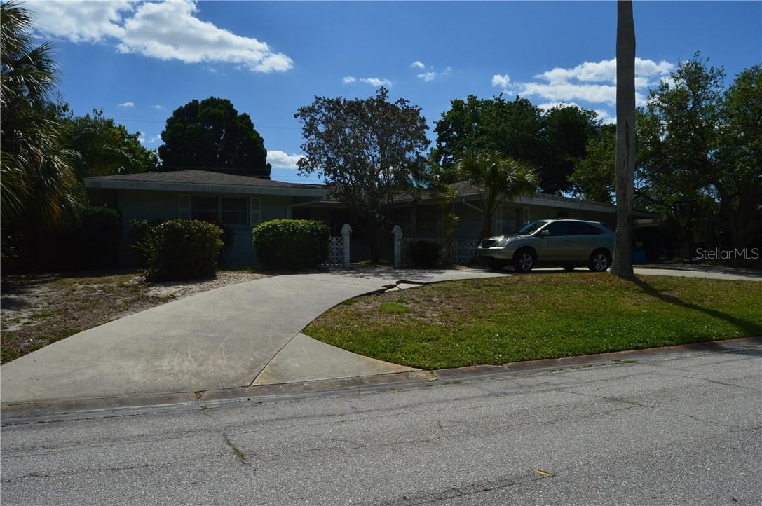 2615 Tanglewood Dr., Sarasota, FL 34239