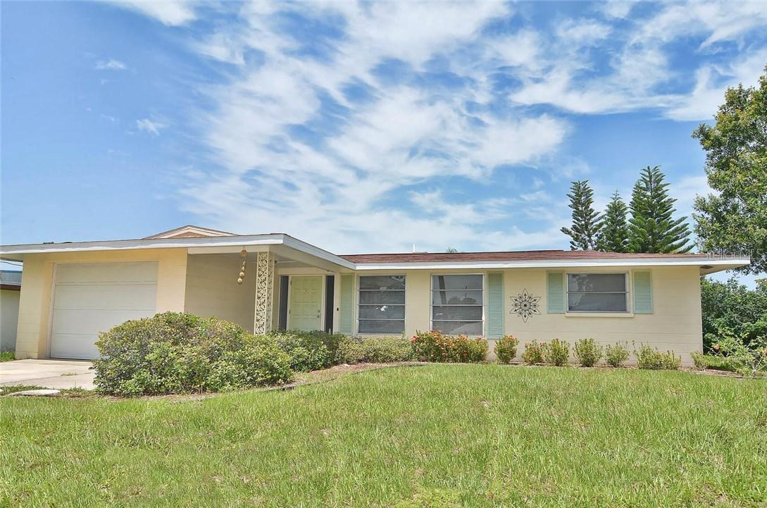 1350 Oxford Dr., Englewood, FL 34223
