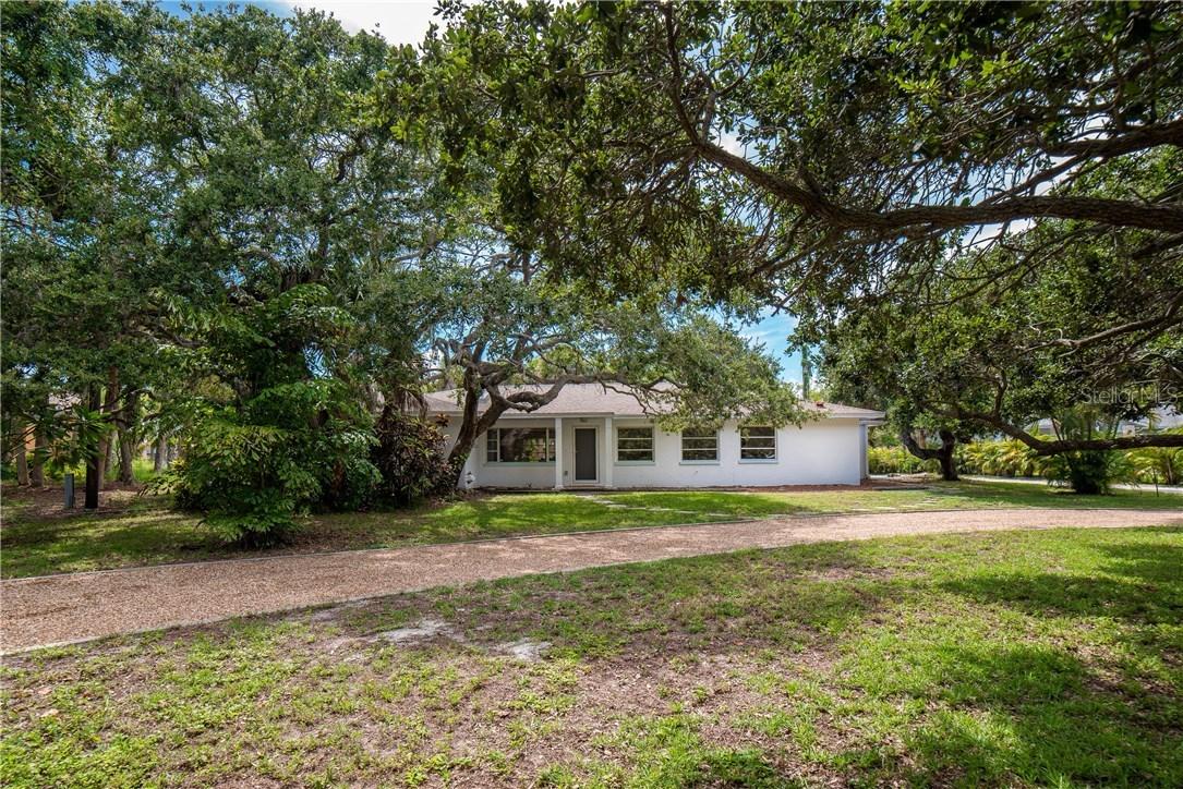3040 N Beach Rd., Englewood, FL 34223