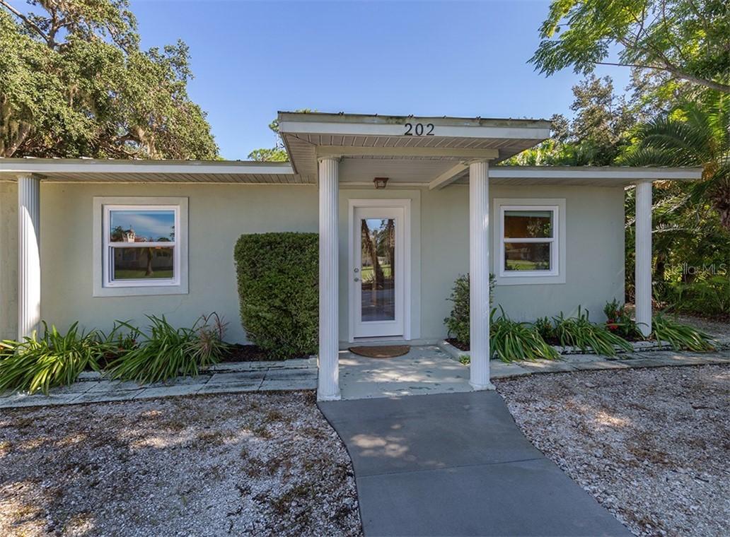 202 Pine Rd., Nokomis, FL 34275