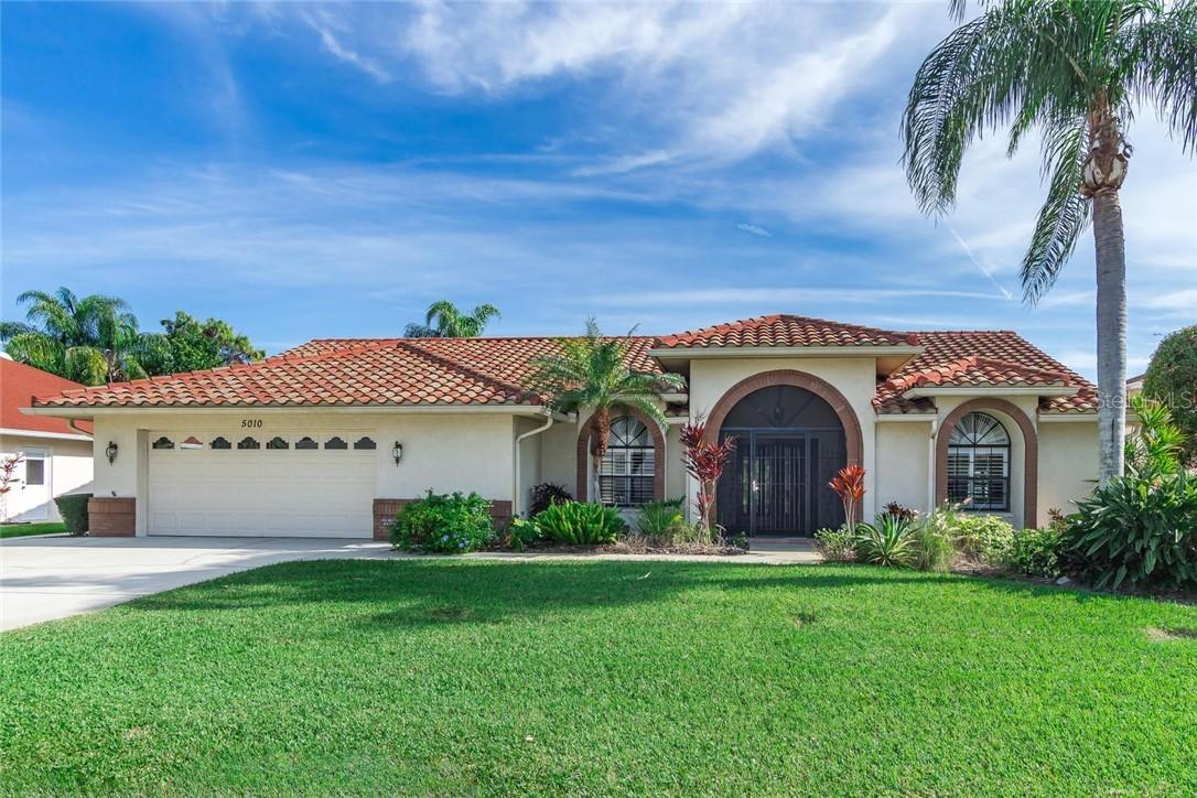 5010 Southern Pine Cir., Venice, FL 34293