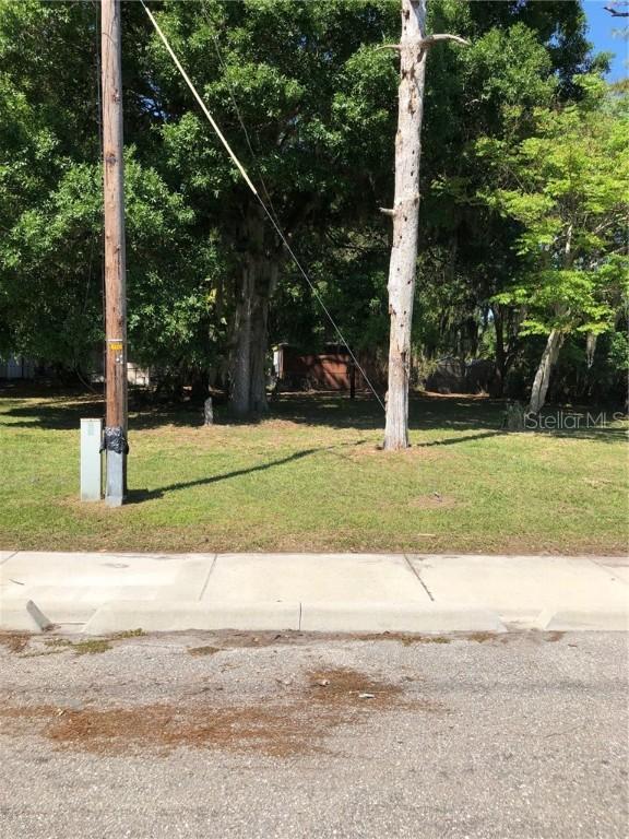 103 Orange Grove Ave., Nokomis, FL 34275