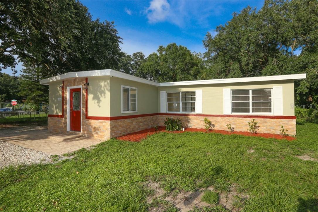 809 28th St., Bradenton, FL 34208