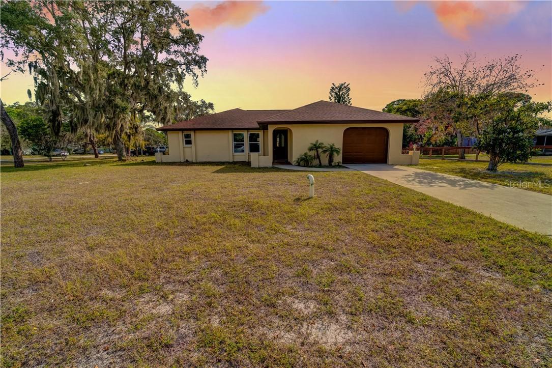 85 Hosmer Ave., Englewood, FL 34223