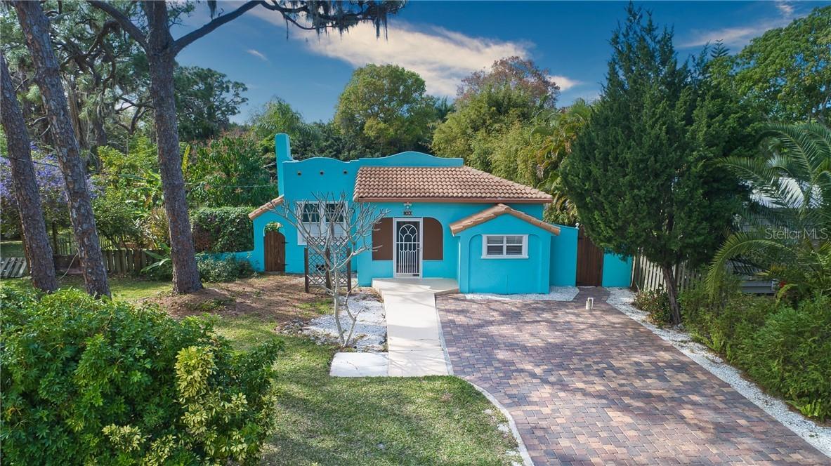 508 Pameto Rd., Nokomis, FL 34275