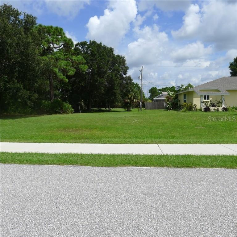 10326 Oceanspray Blvd, Englewood, FL 34224