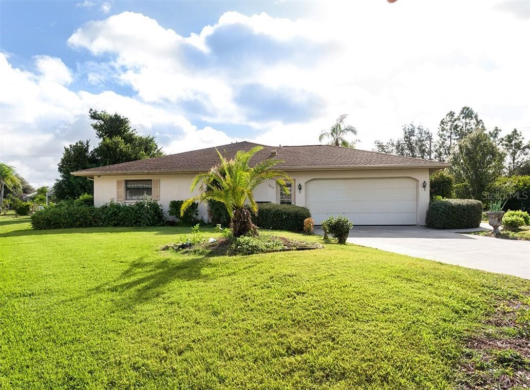 1800 Flametree Ln, Venice, FL 34293