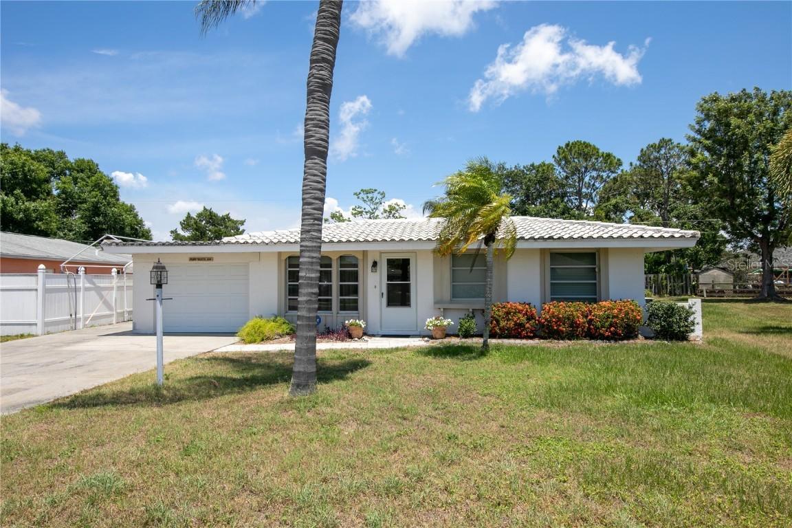 466 Sunnyside Dr., Venice, FL 34293