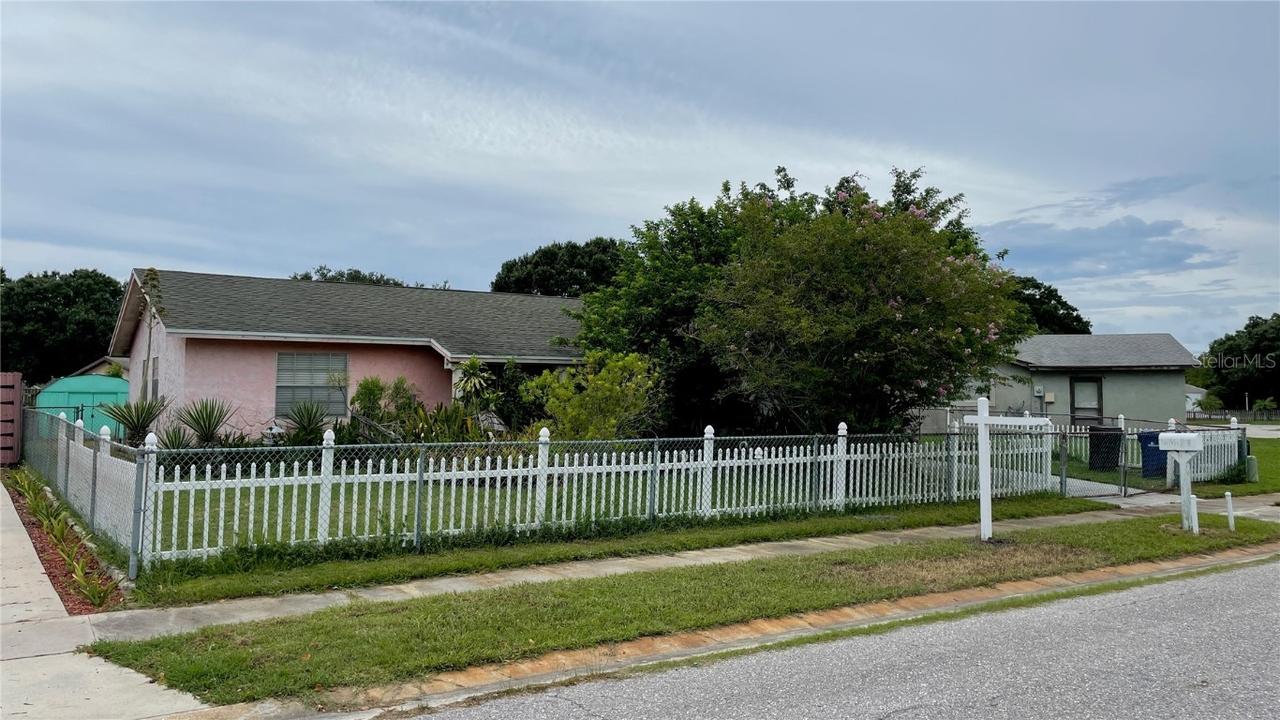 1923 N Conrad Ave., Sarasota, FL 34234