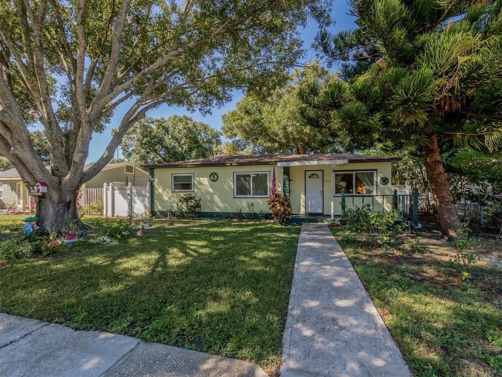 913 Hull St., Gulfport, FL 33707