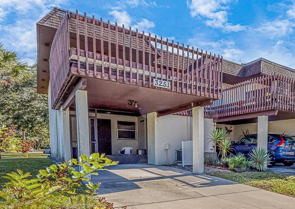 3251 Ramblewood Dr., Sarasota, FL 34237