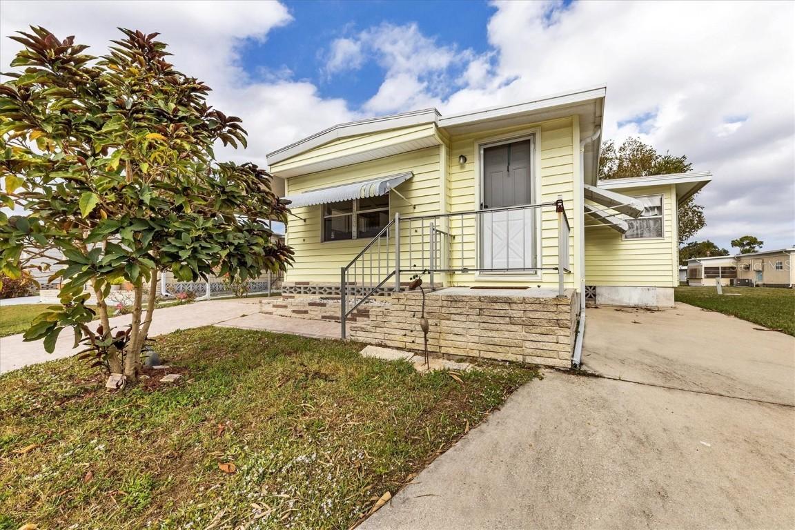 5707 Holiday Park Blvd., North Port, FL 34287