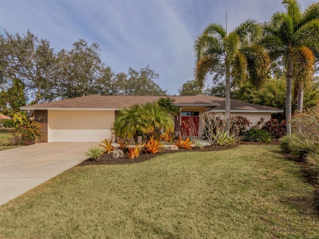 5040 Southern Pine Cir., Venice, FL 34293