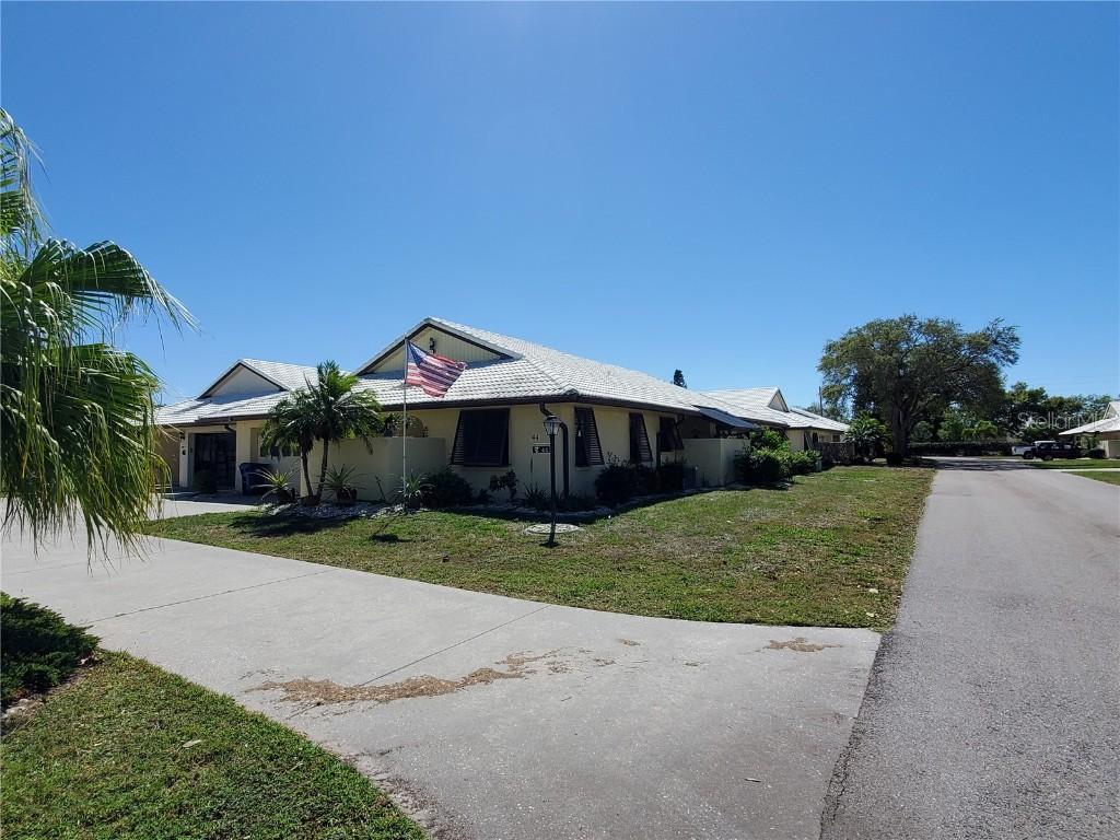 44 Sandstone Cir., Venice, FL 34293