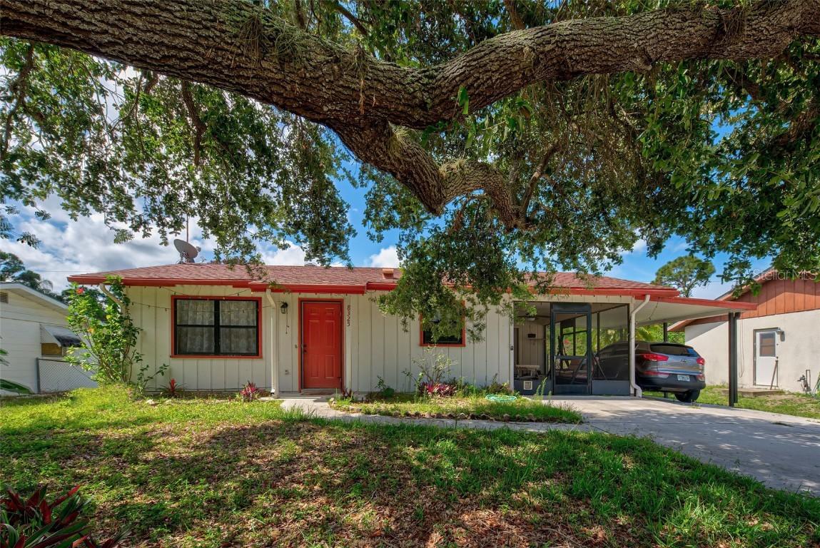 8325 Pelican Rd., Englewood, FL 34224