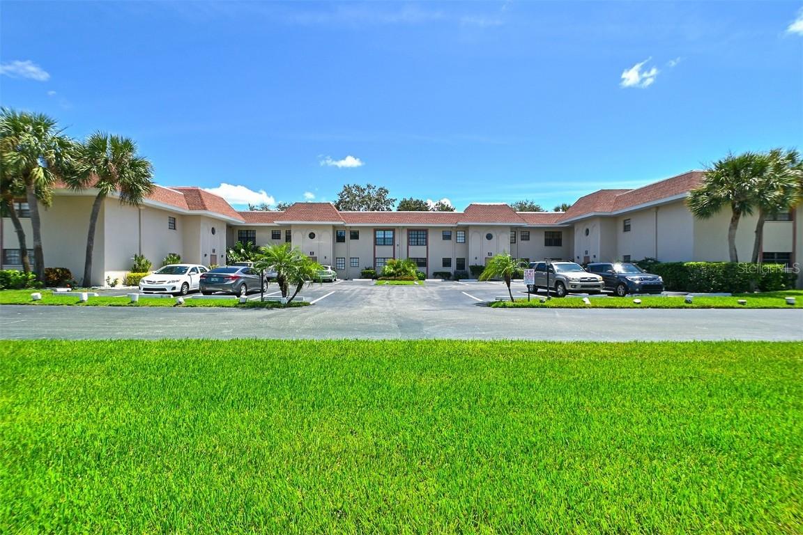 2727 75th St. #1AO, Bradenton, FL 34209